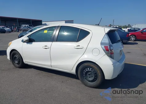 2013 Toyota Prius C One из США, поврежденный, VIN JTDKDTB39D1530621